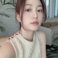 Menurut Sports Kyunghang, hubungan Lee Seung Gi dan Lee Da In menjadi rahasia umum di industri hiburan Korea. Aktor berumur 34 tahun itu bahkan telah mengenalkan pacarnya dengan sang nenek. Foto: dok. Instagram xx__dain