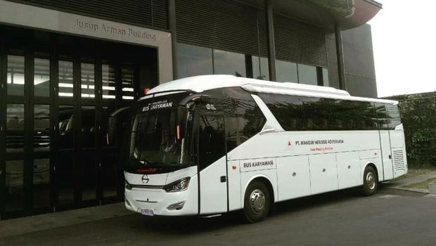 Legacy SR2 Single Glass versi sebelum facelift