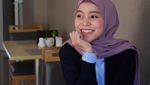 Gaya Keren Lesti Kejora saat Nongkrong di Kafe Kekinian