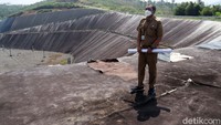 Dalam kunjungannya, rombongan langsung ke lokasi TPPAS Legok Nangka. Melihat tempat pemilihan sampah, pembuangan residu hingga IPAL.