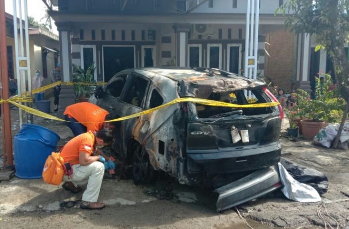 Mobil anggota DPRD Tapanuli Tengah dibakar orang tak dikenal (OTK) (dok Istimewa)