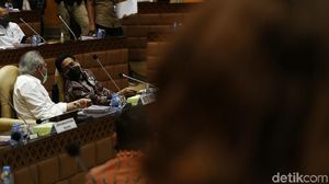 Momen Komisi V DPR Raker Bersama KemenPUPR dan Mendes