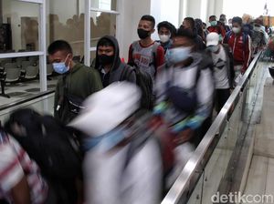 Potret Puncak Arus Balik Penumpang Kapal Laut Pelni