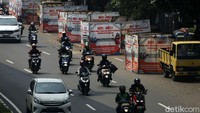 Proyek galian ini memakan sebagian badan Jalan Kapten Tendean, Jakarta Selatan.