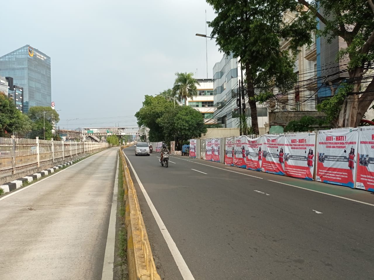 Proyek galian di Jl Mampang Prapatan, Jaksel, 24 Mei 2021, sore. (Sachril Agustin Berutu/detikcom)