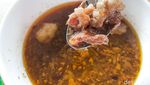 Lamak Bana! Makan Nasi Padang Pakai Asam Padeh Tunjang dan Sop Daging