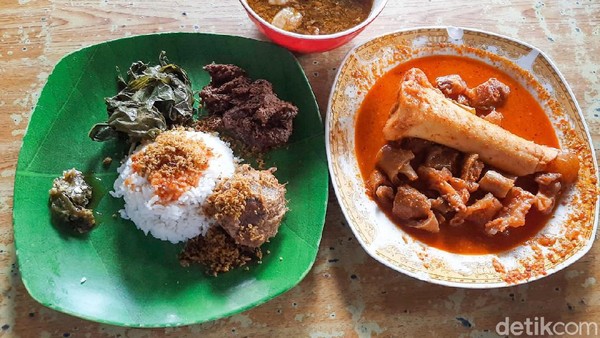 Lamak Bana! Makan Nasi Padang Pakai Asam Padeh Tunjang dan Sop Daging