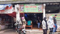 Namanya RM Dibao Untuang. Lokasinya berada di pekarangan rumah pemiliknya. Bisa disebut sebagai kuliner hidden gems di Jakarta Pusat. Foto: detikFood/Yenny Mustika Sari