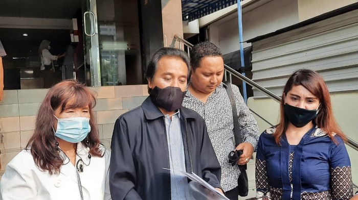 Roy Suryo polisikan Lucky Alamsyah terkait UU ITE