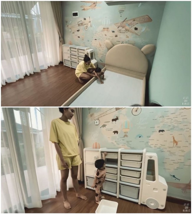 Bernuansa biru, kamar putra Syahnaz memiliki dinding yang salah satu sisinya dihiasi gambar peta. (Foto: YouTube/NizNaz Channel)