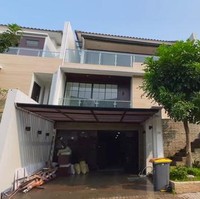 Inilah rumah baru yang akan segera ditempati oleh Syahnaz Sadiqah dan suaminya, Jeje Govinda, beserta anak-anak mereka. (Foto: YouTube/NizNaz Channel)