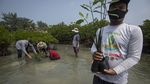 Sinergi Warga Jaga Lingkungan di Pulau Harapan