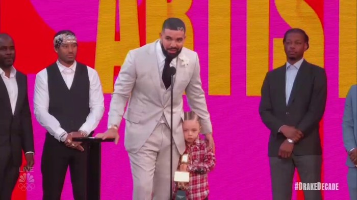 Tangkapan Layar Drake di Billboard Music Awards 2021