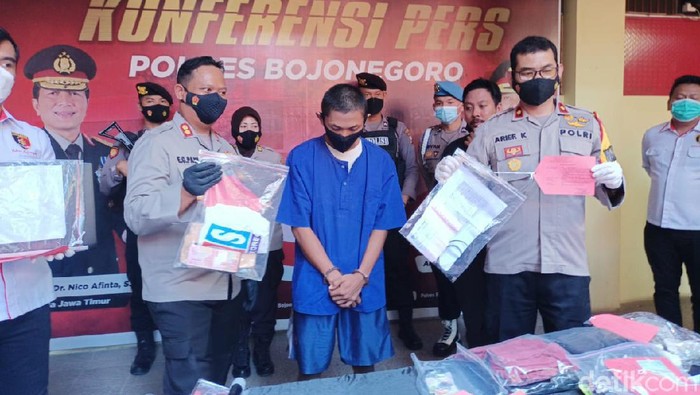 Ancam akan sebarkan foto-foto pribadi yang dicuri dari laptop yang diservis, seorang pria yang bekerja jadi tehnisi komputer dan laptop akhirnya diamankan petugas Satreskrim Polres Bojonegoro.