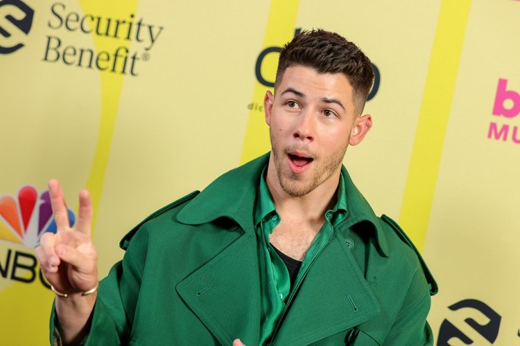US-2021-BILLBOARD-MUSIC-AWARDS-BACKSTAGE LOS ANGELES, CALIFORNIA - MAY 23: Nick Jonas poses backstage for the 2021 Billboard Music Awards, broadcast on May 23, 2021 at Microsoft Theater in Los Angeles, California. Rich Fury/Getty Images for dcp/AFP (Photo by Rich Fury / GETTY IMAGES NORTH AMERICA / Getty Images via AFP)