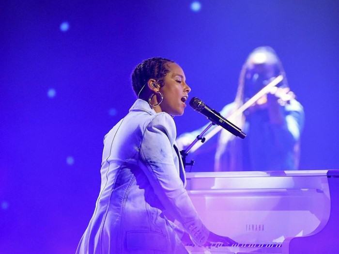 LOS ANGELES, CALIFORNIA - MAY 23: In this image released on May 23, Alicia Keys performs onstage for the 2021 Billboard Music Awards, broadcast on May 23, 2021 at Microsoft Theater in Los Angeles, California.   Kevin Winter/Getty Images for dcp/AFP (Photo by KEVIN WINTER / GETTY IMAGES NORTH AMERICA / Getty Images via AFP)