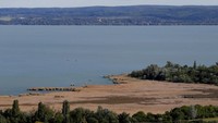 Hal ini menjadi kekhawatiran bagi banyak kalangan jika Danau Balaton akan banyak mengubah keutuhan alam dan budaya di daerah tersebut.  
