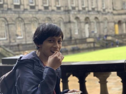 Angga Fauzan yang berhasil meraih impiannya kuliah S-2 di Universitas Edinburgh, Skotlandia, Inggris.