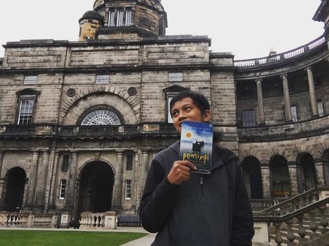 Angga Fauzan yang berhasil meraih impiannya kuliah S-2 di Universitas Edinburgh, Skotlandia, Inggris.