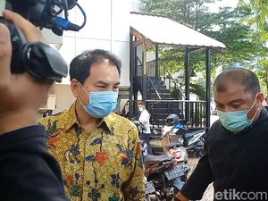 Kala Azis Syamsuddin Muncul di Pintu Belakang Dewas KPK
