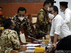 Obat dan Vitamin Langka, DPR Kumpulkan Bos BUMN Farmasi