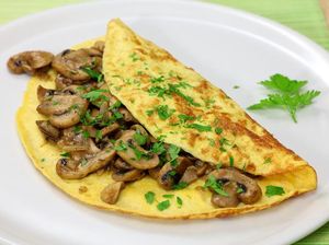 Cara Membuat Omelet Enak dan Fluffy, Ikuti 5 Tips Ini!