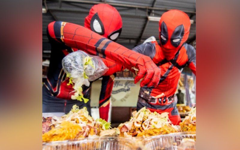 Di Restoran Ini Deadpool Sibuk Jualan Nasi Kerabu hingga Nasi Ayam Kampung