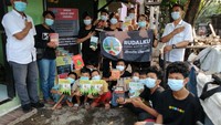 Program ini mengajak para mantan narapidana kasus terorisme untuk membuka pusat membaca berupa perpustakaan mini di rumahnya. Hal ini diyakini dapat membuka wawasan cakrawala pengetahuan dan menjauhkan diri dari sikap introver dan eksklusif dari para mantan narapidana kasus terorisme.