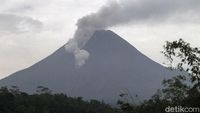 Gunung Merapi Kembali Muntahkan Lava Pijar