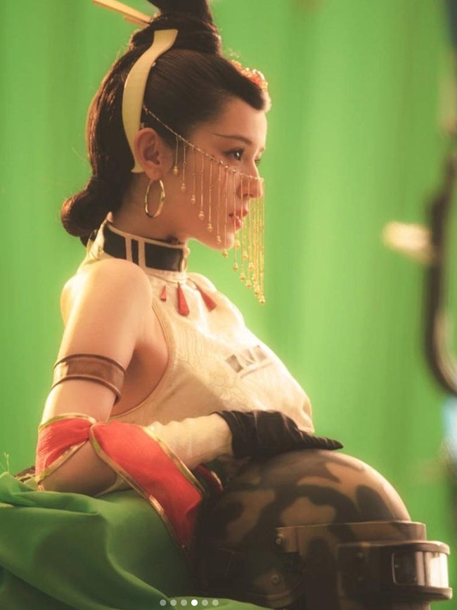 Hankiz Omar merupakan lulusan Xinjiang Arts Institute. Selain menari, dia juga berprofesi sebagai aktris. Foto: Instagram/@hanikezi