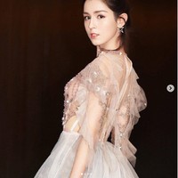 Namanya sendiri memiliki makna yang kuat. Dalam bahasa Uyghur, Hankiz mengandung arti ‘pemimpin di antara wanita’. Foto: Instagram/@hanikezi