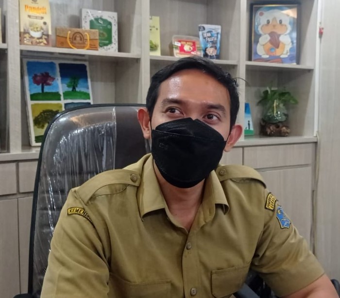 Kabag Humas Pemkot Surabaya Febriadhitya Prajatara