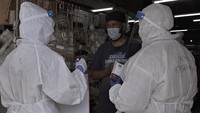 Sudah tujuh hari berturut-turut Malaysia mencatat lebih dari 6.000 kasus setiap harinya, saat negara ini berjuang menghadapi gelombang ketiga Corona. Lonjakan kasus membuat rumah-rumah sakit setempat mulai kekurangan tempat tidur untuk unit perawatan intensif (ICU). Getty Images/Rahman Roslan  