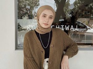 8 Ide Padu Padan Cardigan Rajut ala Selebgram Hijab