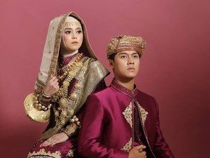 7 Potret Prewedding Lesti Kejora & Rizky Billar, Memukau dengan Adat Minang