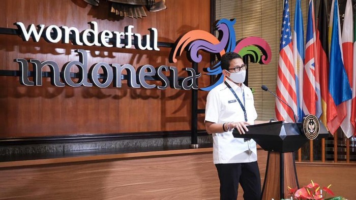 Sandiaga berbicara mengenai kebijakan work from Bali.