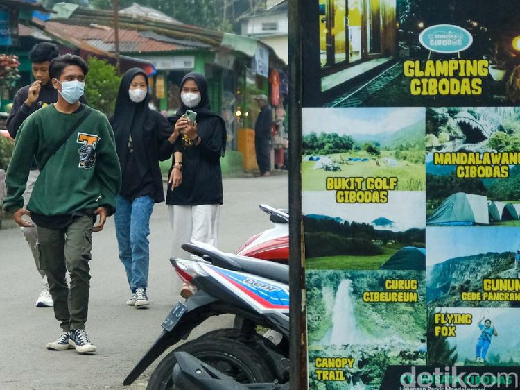 Pendaki Berdatangan, Ekonomi di Kaki Gunung Gede Mulai Bangkit