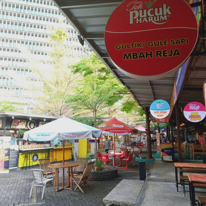 5 Pujasera di Jakarta Selatan yang Hits Ini Punya Ayam Geprek dan Pizza