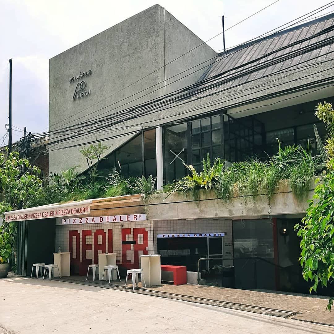 5 Pujasera di Jakarta Selatan yang Hits Ini Punya Ayam Geprek dan Pizza