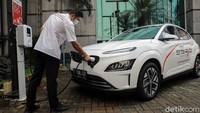 Salah satu perusahaan penyedia pengisian kendaraan listrik terbesar di Indonesia yaitu PT Starvo Global Energi pun digandeng dalam proyek pengadaan SPKLU di kawasan Kota Jababeka Cikarang tersebut.