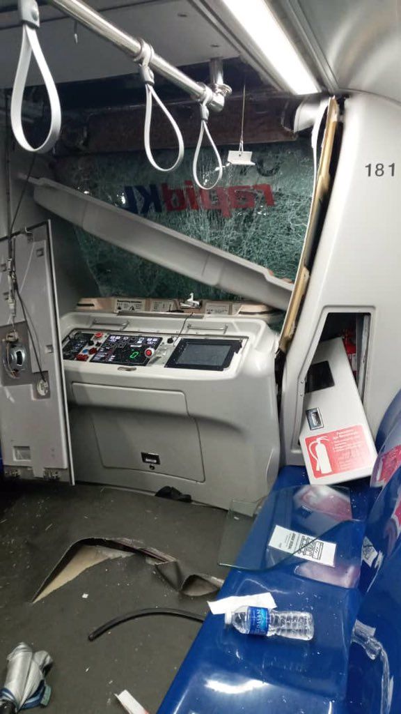 Tabrakan dua kereta LRT di Malaysia. Sebanyak 213 orang terluka (Twitter @bernamadotcom)