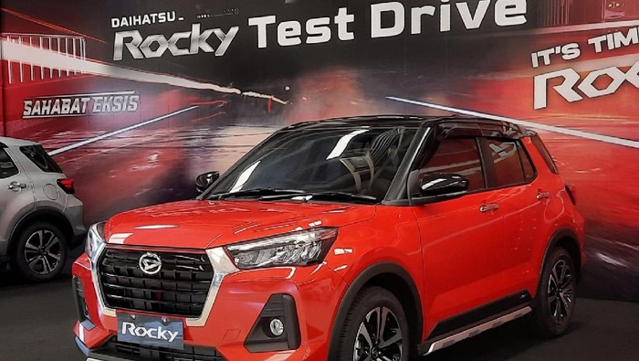 Test drive Daihatsu Rocky