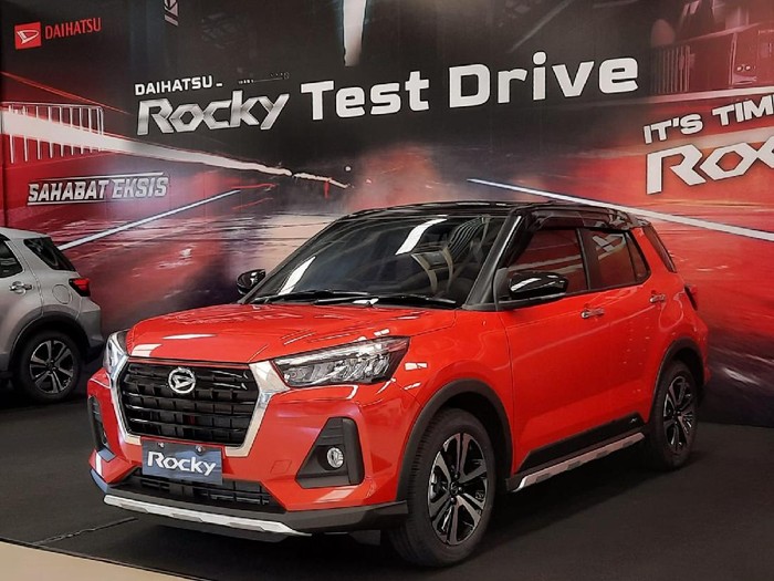 Test drive Daihatsu Rocky