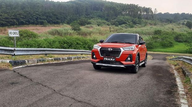 Test drive Daihatsu Rocky