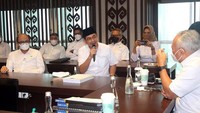 Wakil Ketua Umum Kamar Dagang dan Industri (Kadin) Indonesia Bidang Pengembangan Pengusaha Nasional, Arsjad Rasjid menyatakan, Usaha Mikro Kecil Menengah (UMKM) adalah pilar utama untuk kebangkitan ekonomi Indonesia. UMKM sendiri memberikan kontribusi sebesar 61,07% terhadap Produk Domestik Bruto (PDB) dan menyerap sekitar 120 juta angkatan kerja di berbagai daerah. 