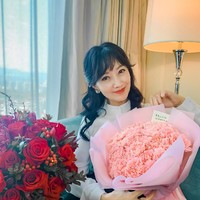 Kini sudah 29 tahun berlalu sejak penayangan serial Siluman Ular Putih. Angie Chiu sang pemeran siluman ular putih kecantikannya tak pudar. Foto: Dok. Weibo Angie Chiu