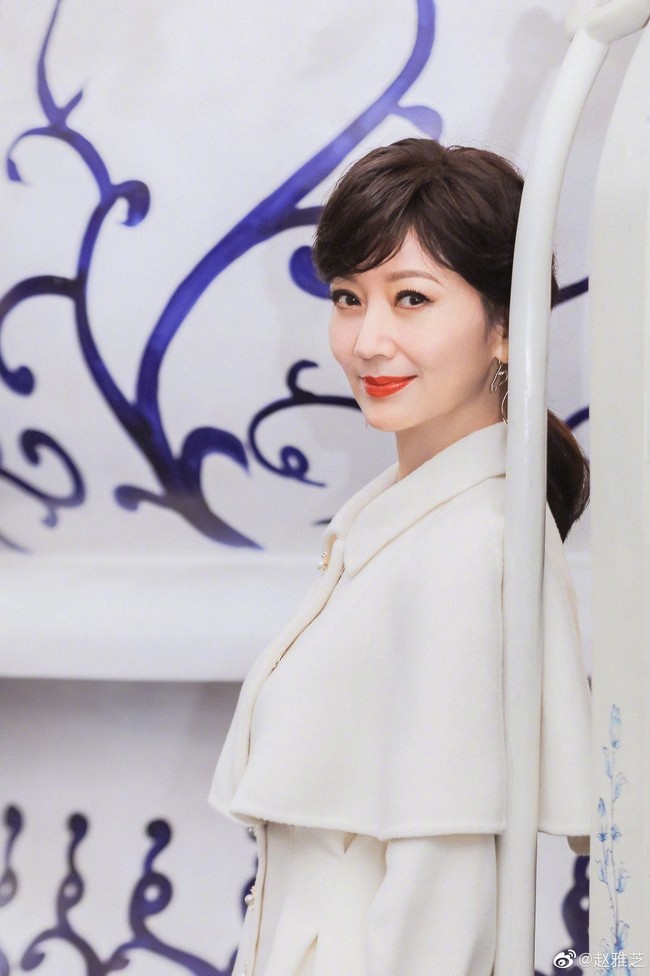 Sebelum mengikuti ajang Miss Hong Kong, Angie Chiu bekerja sebagai pramugari Japan Airlines. Dia merupakan lulusan  Shung Tak Catholic English College. Foto: Dok. Weibo Angie Chiu