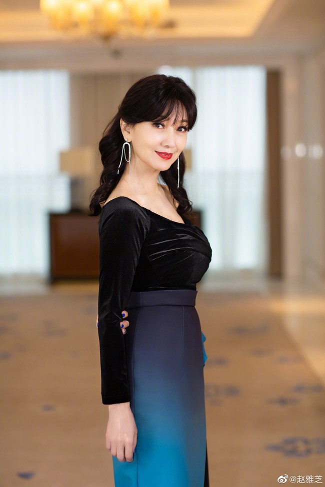 Pada 2020, Angie Chiu membintangi serial drama berjudul Imperfect Love. Dia beradu akting dengan Zhou Xun dan Huang Jue. Foto: Dok. Weibo Angie Chiu