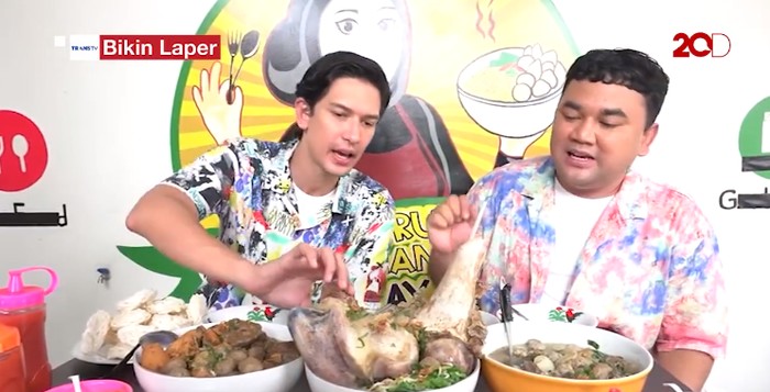 Bikin Laper! Sedapnya Bakso Merapi dan Bakso Sumsum yang Super Jumbo