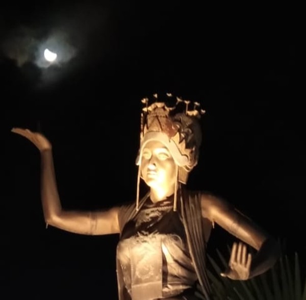 Gerhana bulan total di Banyuwangi.  (Ardian Fanani/detikcom)
